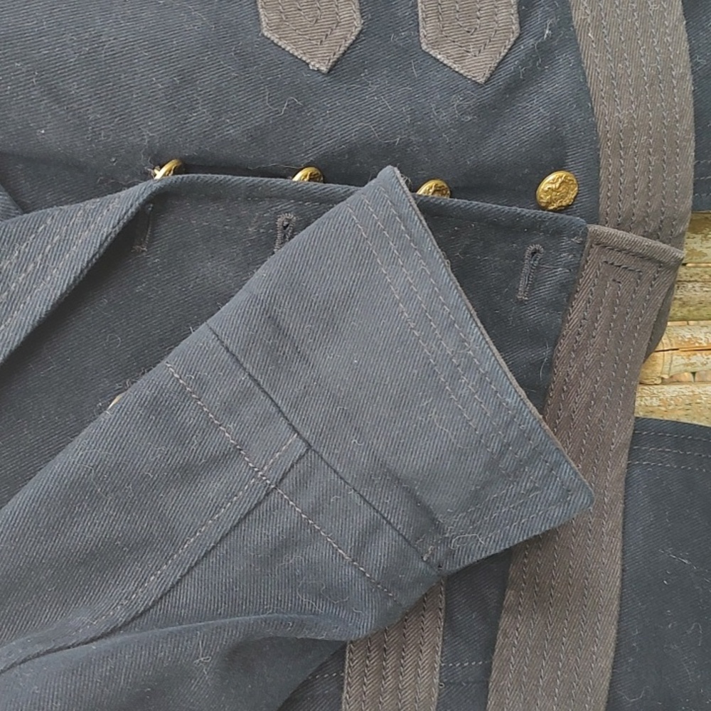 Cropped Jacket - Picture 5 of 7
